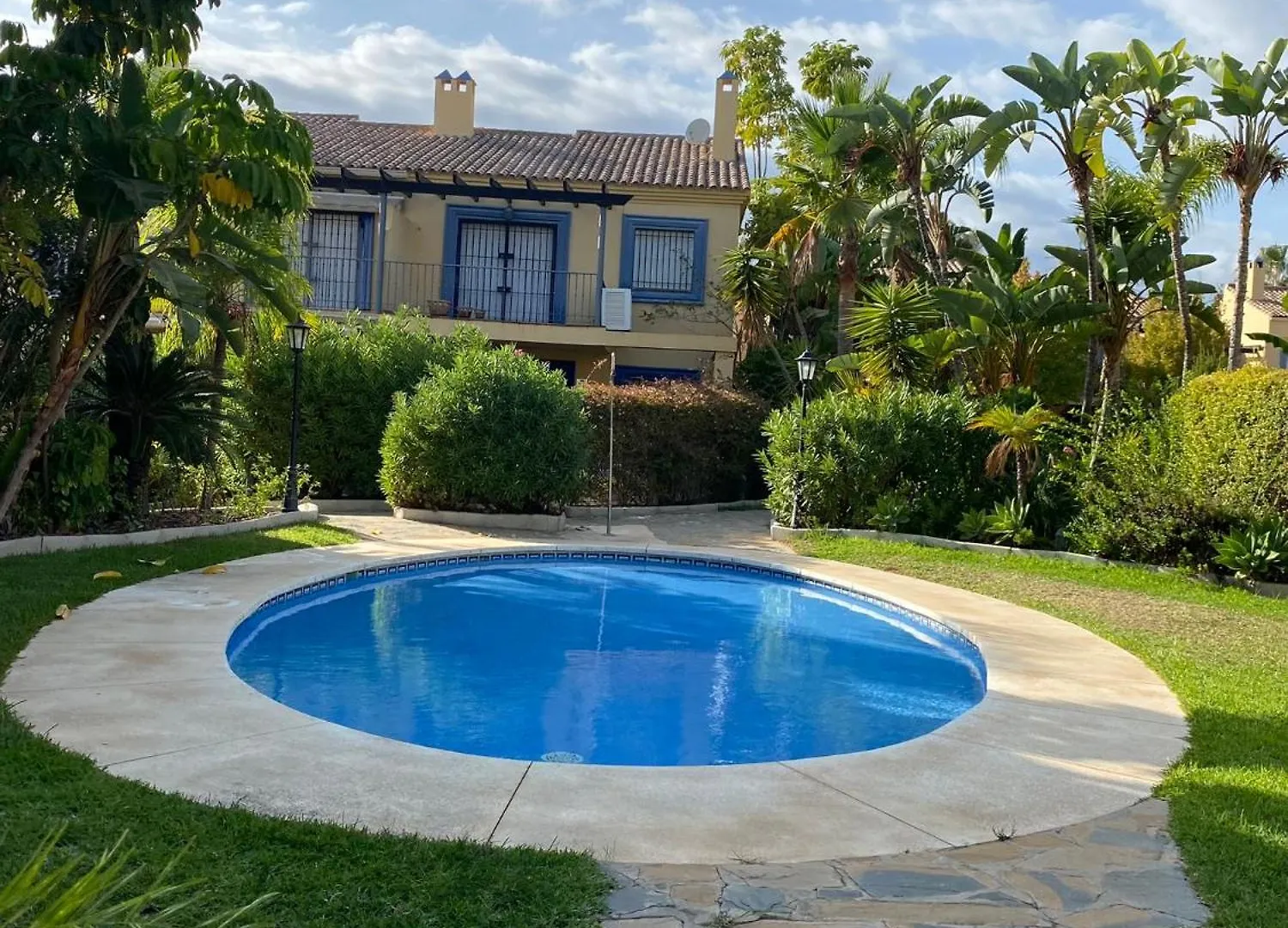 New - Mija Basement Loft Apartment Steps From Beach - Perfect For Sun And Sport Seekers Marbella Holiday home